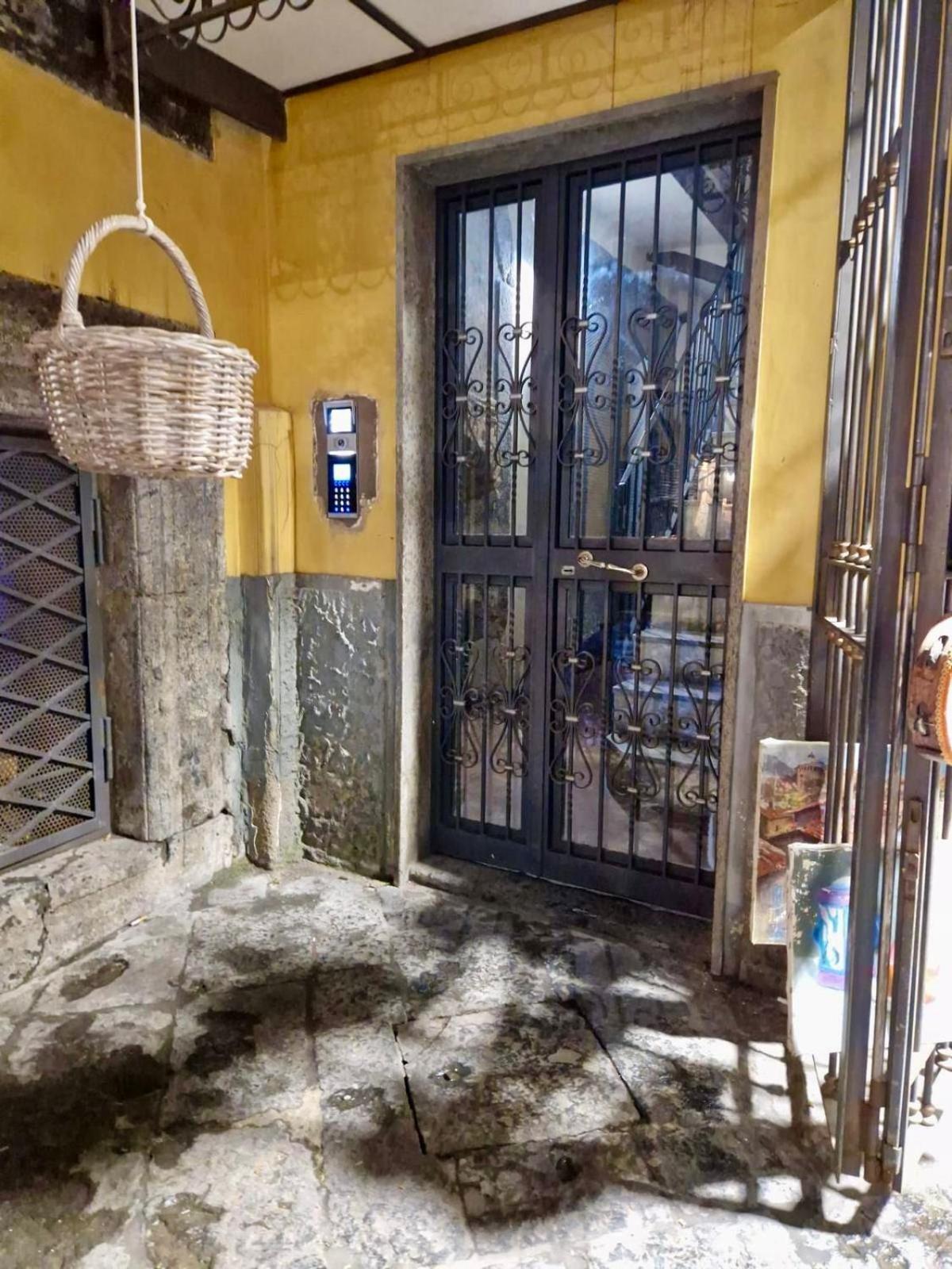 La Dimora Nei Presepi In San Gregorio Apartment เนเปิลส์ ภายนอก รูปภาพ