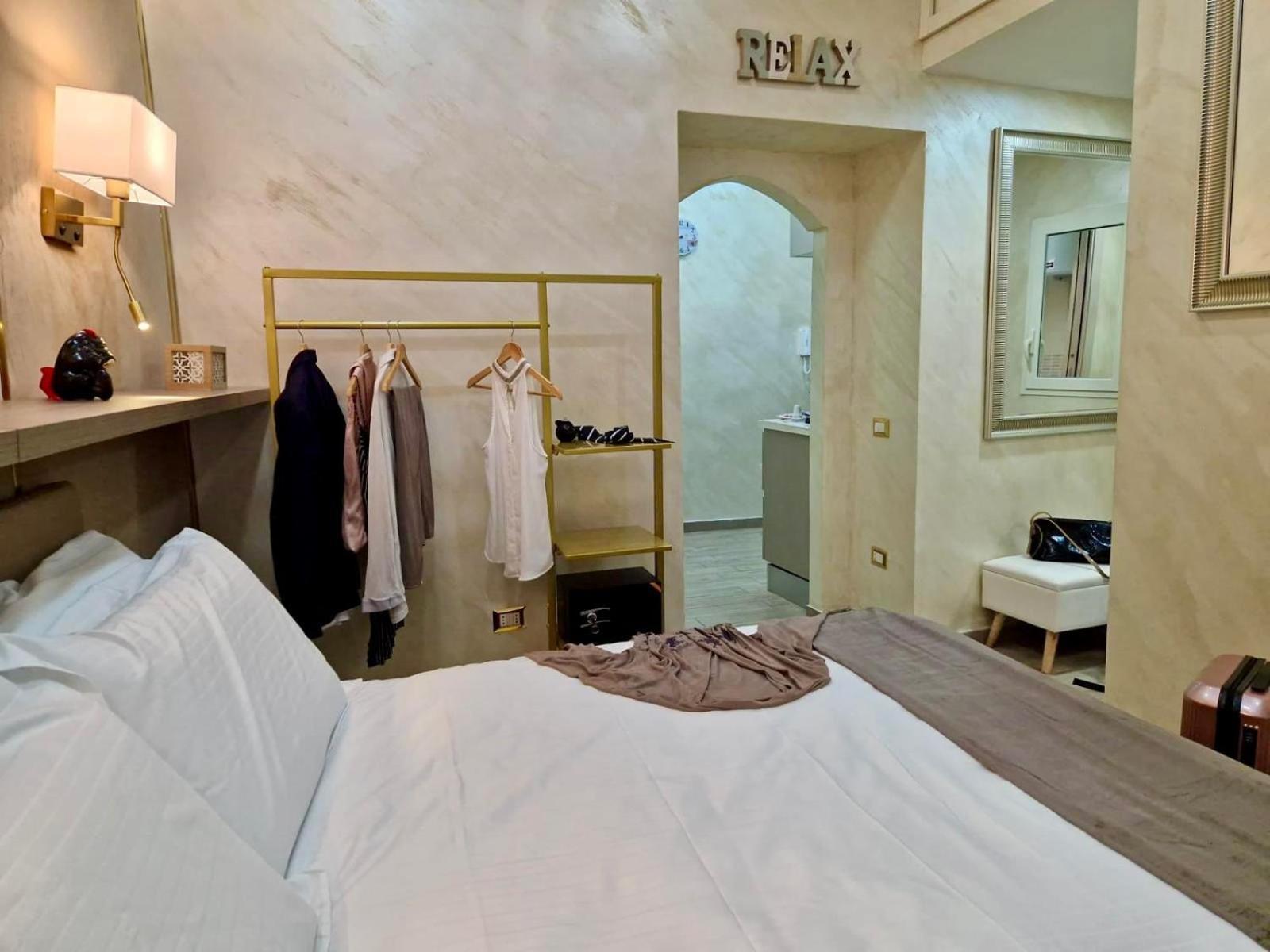 La Dimora Nei Presepi In San Gregorio Apartment เนเปิลส์ ภายนอก รูปภาพ
